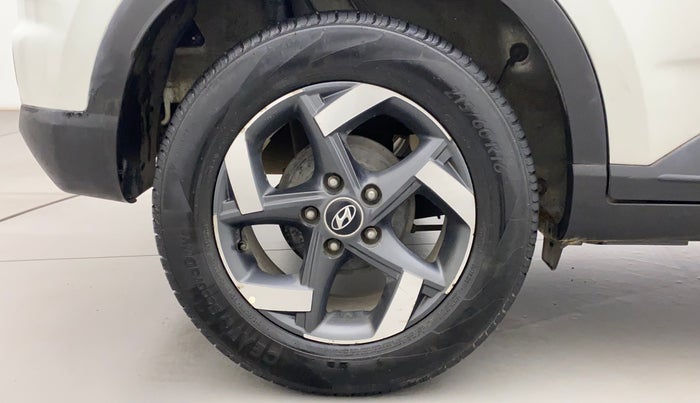 2019 Hyundai VENUE SX PLUS 1.0 TURBO DCT, Petrol, Automatic, 1,05,612 km, Right Rear Wheel