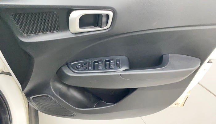 2019 Hyundai VENUE SX PLUS 1.0 TURBO DCT, Petrol, Automatic, 1,05,612 km, Driver Side Door Panels Control