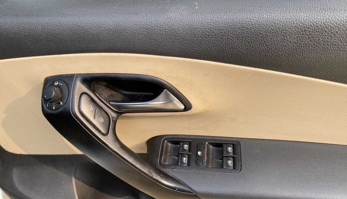 2017 Volkswagen Ameo HIGHLINE1.2L PLUS 16 ALLOY, Petrol, Manual, 68,890 km, Driver Side Door Panels Control