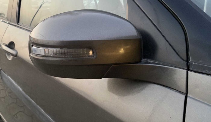 2015 Maruti Swift Dzire VXI, Petrol, Manual, 49,728 km, Right rear-view mirror - Indicator light has minor damage