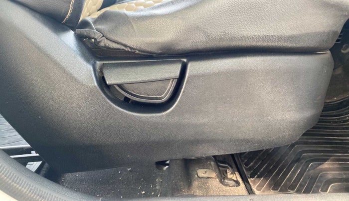 2019 Hyundai NEW SANTRO ASTA MT, Petrol, Manual, 17,902 km, Driver Side Adjustment Panel