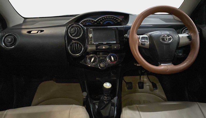 2014 Toyota Etios CROSS 1.4 VD, Diesel, Manual, 95,497 km, Dashboard