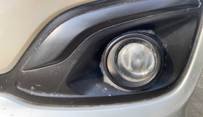 2016 Maruti Ertiga VDI SHVS, Diesel, Manual, 78,955 km, Left fog light - Not working