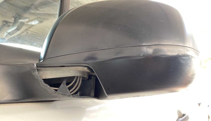 2013 Maruti Ritz VXI, Petrol, Manual, 79,780 km, Left rear-view mirror - Cover has minor damage