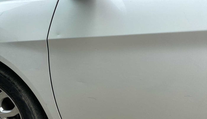 2017 Honda Amaze 1.2L I-VTEC VX AT, Petrol, Automatic, 47,198 km, Front passenger door - Minor scratches