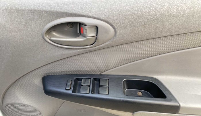 2011 Toyota Etios G, Petrol, Manual, 90,689 km, Driver Side Door Panels Control