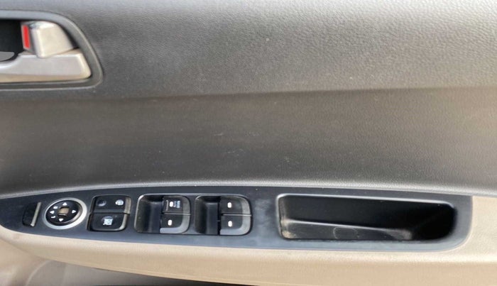 2014 Hyundai Grand i10 SPORTZ 1.2 KAPPA VTVT, Petrol, Manual, 30,377 km, Driver Side Door Panels Control