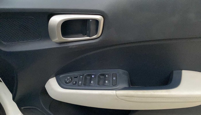 2019 Hyundai VENUE SX 1.0 TURBO DUAL TONE, Petrol, Manual, 35,084 km, Driver Side Door Panels Control