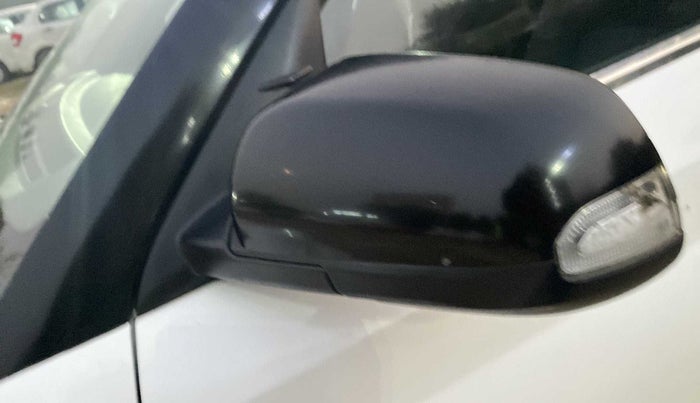 2019 Hyundai VENUE SX 1.0 TURBO DUAL TONE, Petrol, Manual, 35,084 km, Left rear-view mirror - Indicator light has minor damage