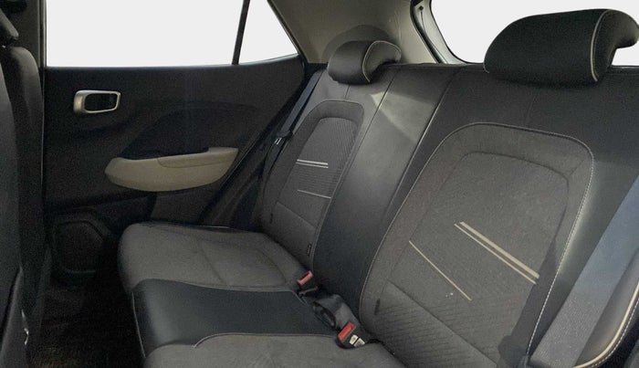 2019 Hyundai VENUE SX 1.0 TURBO DUAL TONE, Petrol, Manual, 35,084 km, Right Side Rear Door Cabin