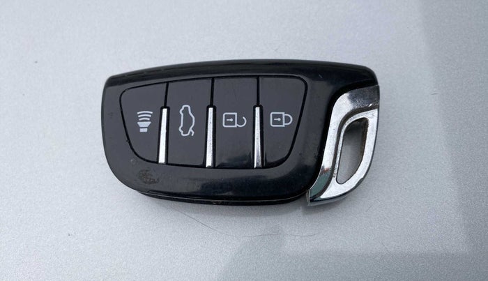 2015 Hyundai Verna FLUIDIC 4S 1.6 VTVT S(O), Petrol, Manual, 50,091 km, Key Close Up