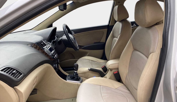 2015 Hyundai Verna FLUIDIC 4S 1.6 VTVT S(O), Petrol, Manual, 50,091 km, Right Side Front Door Cabin