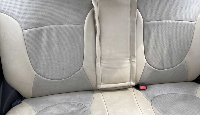 2015 Hyundai Verna FLUIDIC 4S 1.6 VTVT S(O), Petrol, Manual, 50,091 km, Second-row right seat - Cover slightly stained