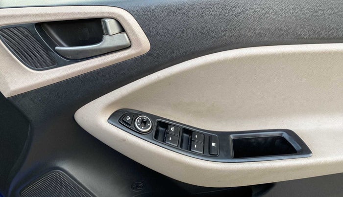 2017 Hyundai Elite i20 ASTA 1.4 CRDI (O), Diesel, Manual, 88,689 km, Driver Side Door Panels Control