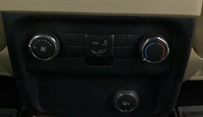 2019 Ford Endeavour TITANIUM PLUS 3.2 4X4 AT SUNROOF, Diesel, Automatic, 83,091 km, Rear AC Temperature Control