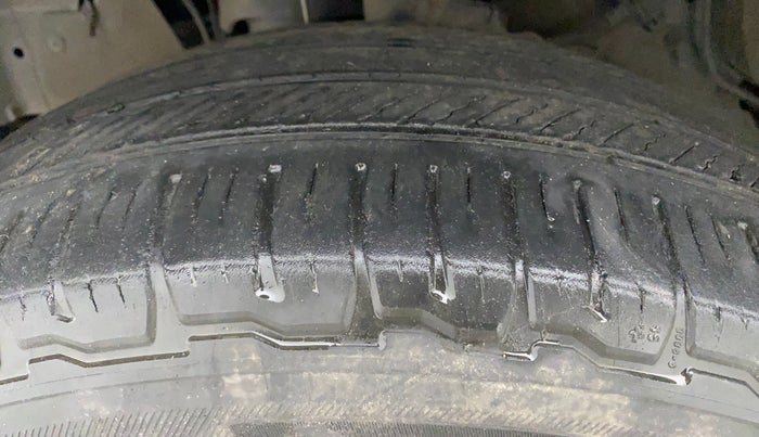 2019 Ford Endeavour TITANIUM PLUS 3.2 4X4 AT SUNROOF, Diesel, Automatic, 83,091 km, Left Front Tyre Tread