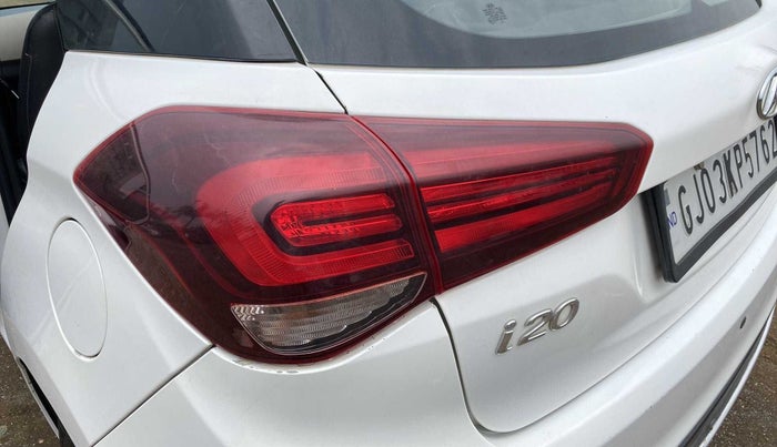 2018 Hyundai Elite i20 MAGNA EXECUTIVE 1.2, CNG, Manual, 61,399 km, Left tail light - Minor damage