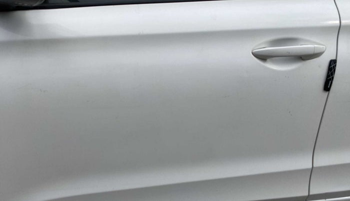 2018 Hyundai Elite i20 MAGNA EXECUTIVE 1.2, CNG, Manual, 61,399 km, Front passenger door - Minor scratches