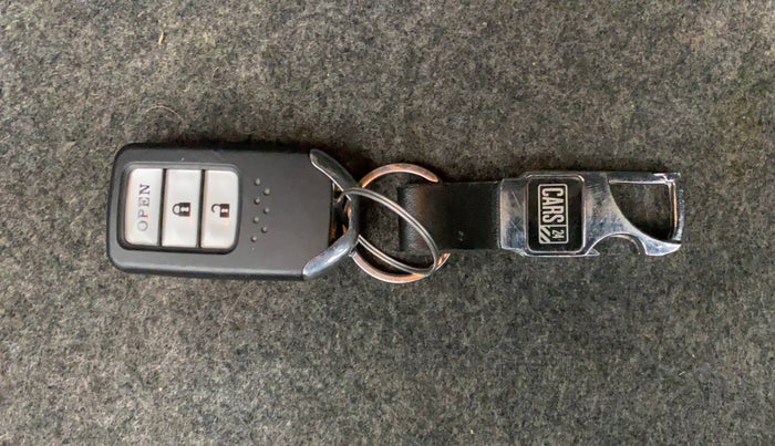 2018 Honda Amaze 1.5L I-DTEC S, Diesel, Manual, 1,33,699 km, Key Close Up