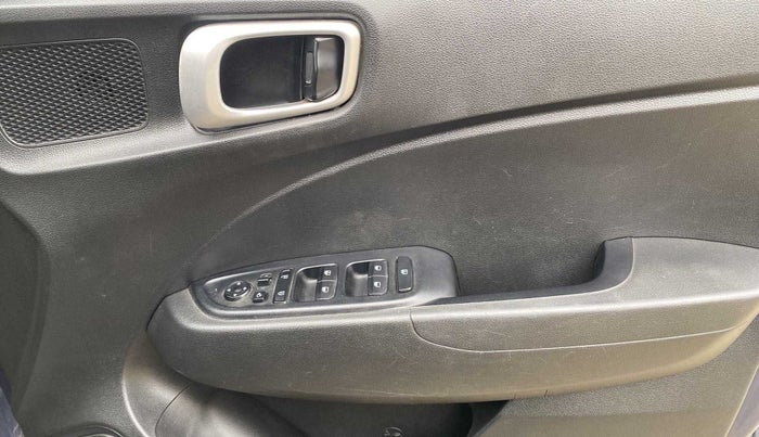 2019 Hyundai VENUE SX 1.0 TURBO, Petrol, Manual, 51,417 km, Driver Side Door Panels Control