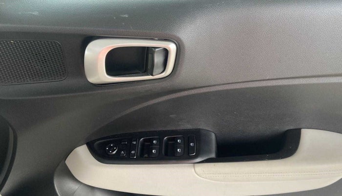 2022 Hyundai VENUE SX (O) 1.0 TURBO DCT, Petrol, Automatic, 11,751 km, Driver Side Door Panels Control