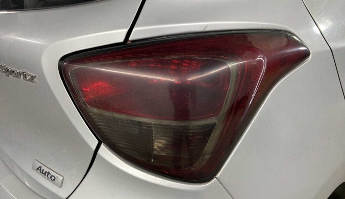 2017 Hyundai Grand i10 SPORTZ (O) AT 1.2 KAPPA VTVT, Petrol, Automatic, 41,150 km, Right tail light - Minor damage