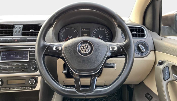 2015 Volkswagen Vento HIGHLINE 1.5 AT, Diesel, Automatic, 89,982 km, Steering Wheel Close Up