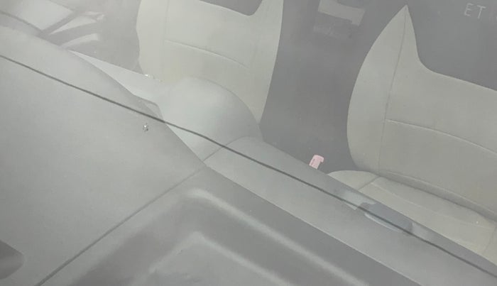 2012 Toyota Etios Liva G, Petrol, Manual, 72,618 km, Front windshield - Minor spot on windshield