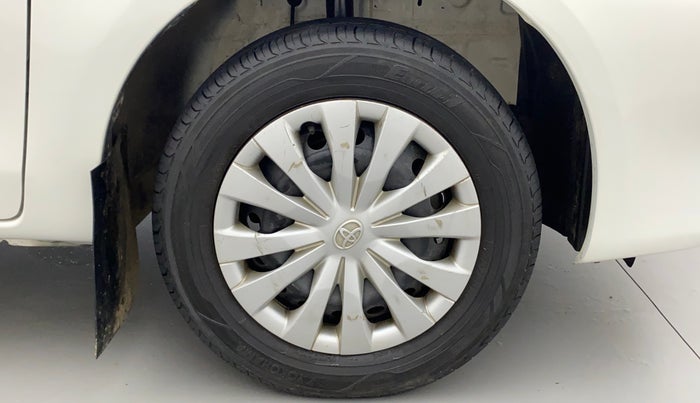 2012 Toyota Etios Liva G, Petrol, Manual, 72,618 km, Right Front Wheel