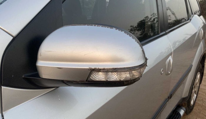 2014 Mahindra XUV500 W6, Diesel, Manual, 76,947 km, Left rear-view mirror - Indicator light has minor damage