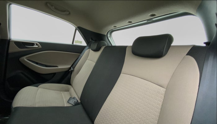 2016 Hyundai Elite i20 ASTA 1.2, Petrol, Manual, 32,296 km, Right Side Rear Door Cabin