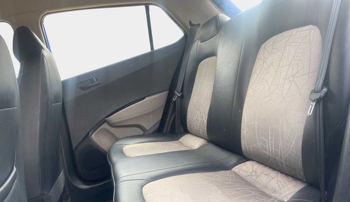 2019 Hyundai Grand i10 MAGNA 1.2 KAPPA VTVT, Petrol, Manual, 24,907 km, Right Side Rear Door Cabin
