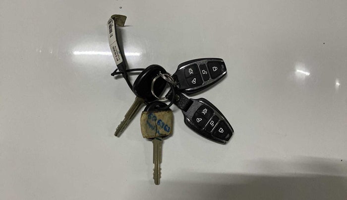 2018 Hyundai Eon ERA +, Petrol, Manual, 15,417 km, Key Close Up