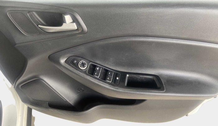 2015 Hyundai i20 Active 1.2 SX, Petrol, Manual, 79,331 km, Driver Side Door Panels Control