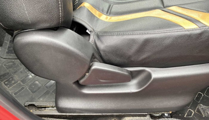 2018 Datsun Redi Go T(O) 1.0, Petrol, Manual, 12,444 km, Driver Side Adjustment Panel