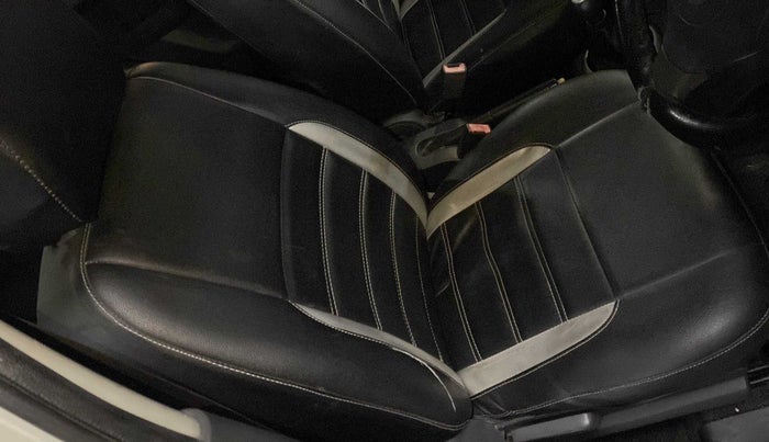2011 Maruti Swift VXI, Petrol, Manual, 96,724 km, Driver seat - Cover slightly torn