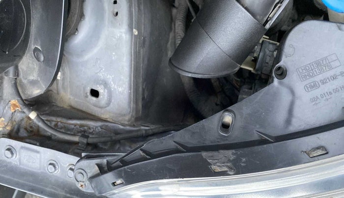 2018 Hyundai Grand i10 ASTA 1.2 KAPPA VTVT, Petrol, Manual, 65,762 km, Right headlight - Clamp has minor damage