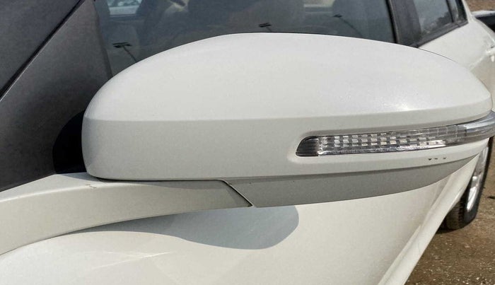 2015 Maruti Swift Dzire ZXI, Petrol, Manual, 62,171 km, Left rear-view mirror - Slightly dented