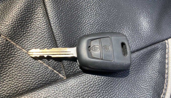 2018 Hyundai NEW SANTRO SPORTZ MT, CNG, Manual, 68,047 km, Key Close Up