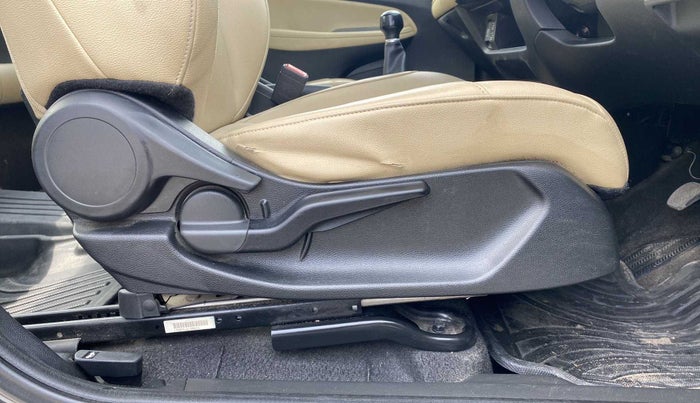 2021 Honda City 1.5L I-VTEC ZX, Petrol, Manual, 46,488 km, Driver Side Adjustment Panel