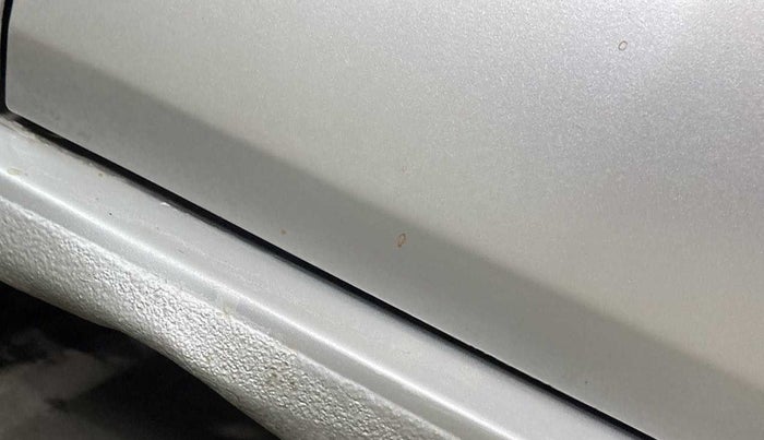 2018 Volkswagen Ameo TRENDLINE 1.0L, Petrol, Manual, 30,422 km, Left running board - Slightly dented
