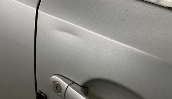 2018 Volkswagen Ameo TRENDLINE 1.0L, Petrol, Manual, 30,422 km, Driver-side door - Slightly dented