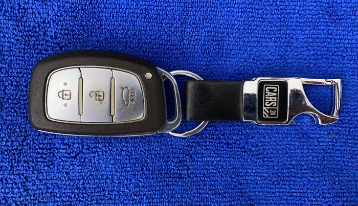 2015 Hyundai Grand i10 ASTA AT 1.2 KAPPA VTVT, Petrol, Automatic, 77,299 km, Key Close Up