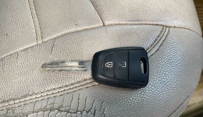 2019 Hyundai NEW SANTRO SPORTZ MT, Petrol, Manual, 70,090 km, Key Close Up