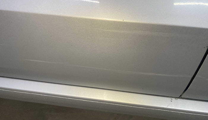 2019 Volkswagen Ameo TRENDLINE 1.0L, Petrol, Manual, 71,636 km, Right rear door - Minor scratches