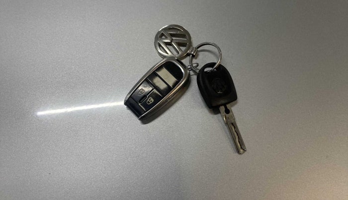2019 Volkswagen Ameo TRENDLINE 1.0L, Petrol, Manual, 71,636 km, Key Close Up