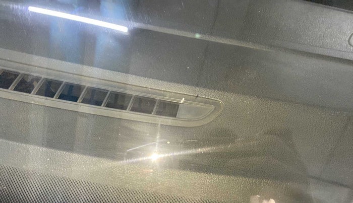 2019 Volkswagen Ameo TRENDLINE 1.0L, Petrol, Manual, 71,636 km, Front windshield - Minor spot on windshield