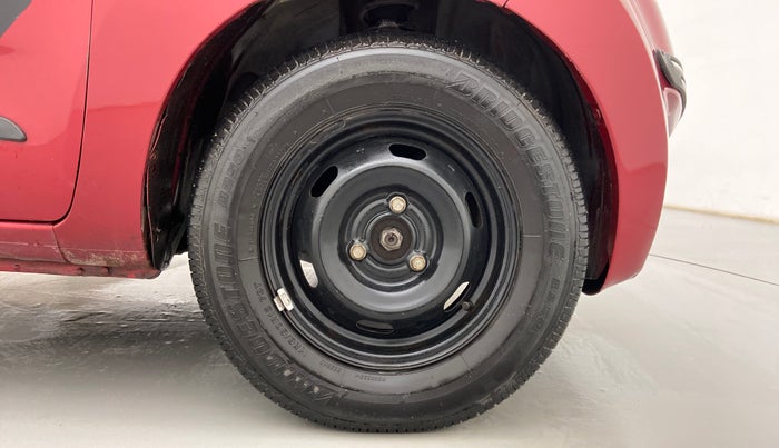 2016 Datsun Redi Go S, Petrol, Manual, 64,045 km, Right Front Wheel
