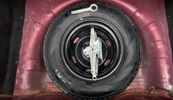 2016 Datsun Redi Go S, Petrol, Manual, 64,045 km, Dicky (Boot door) - Tool missing