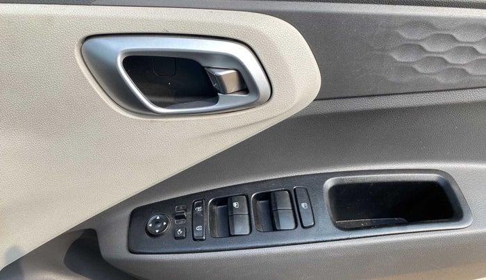 2020 Hyundai AURA SX 1.2 (O), Petrol, Manual, 14,593 km, Driver Side Door Panels Control